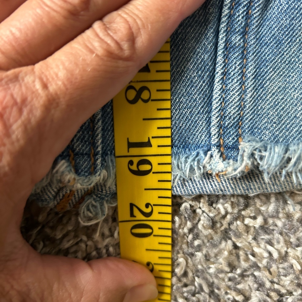 5/$25 Victoria’s Secret PINK distressed hem denim jean jacket size medium - Picture 6 of 12